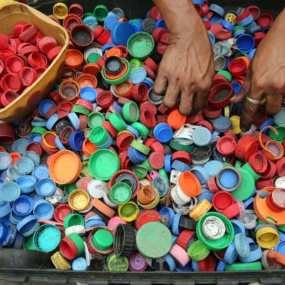 bottle-caps-bright-close-up-761297